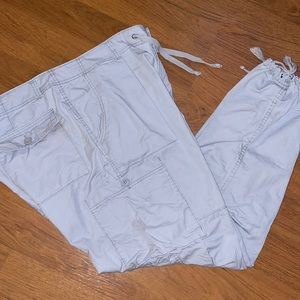 Men Old Navy gray chino pants with drawstrings and a side pocket